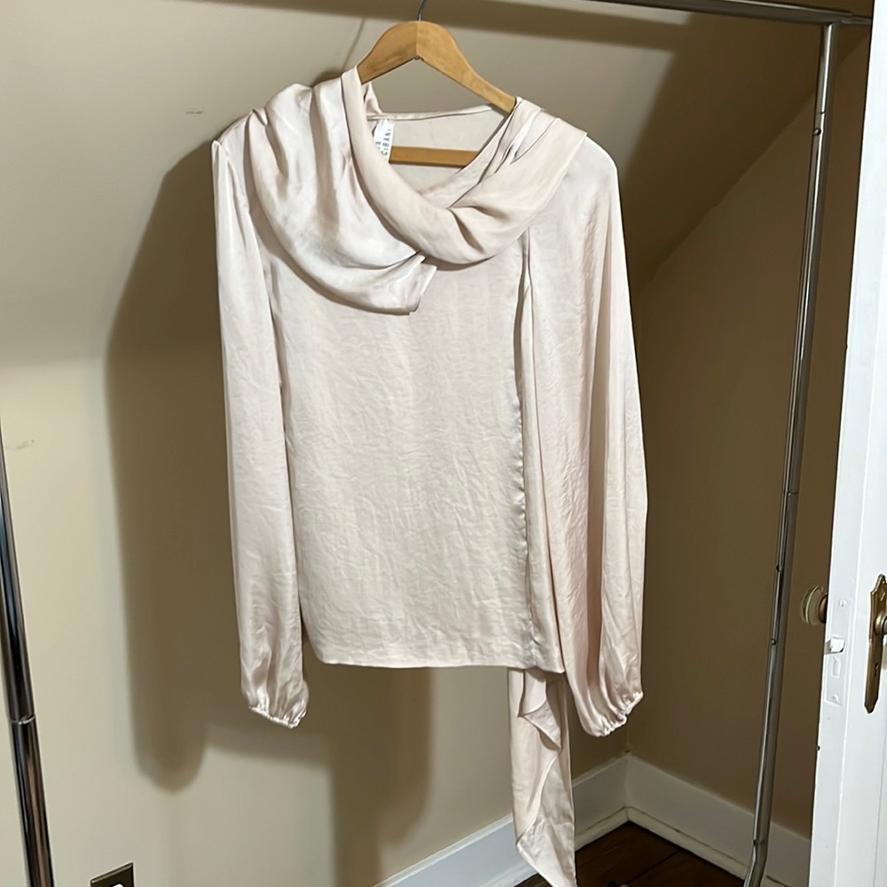 Tia Cibani cool-tone pink silk blouse with scarf collar